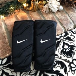 Nike Forearm Pads (Football). Large